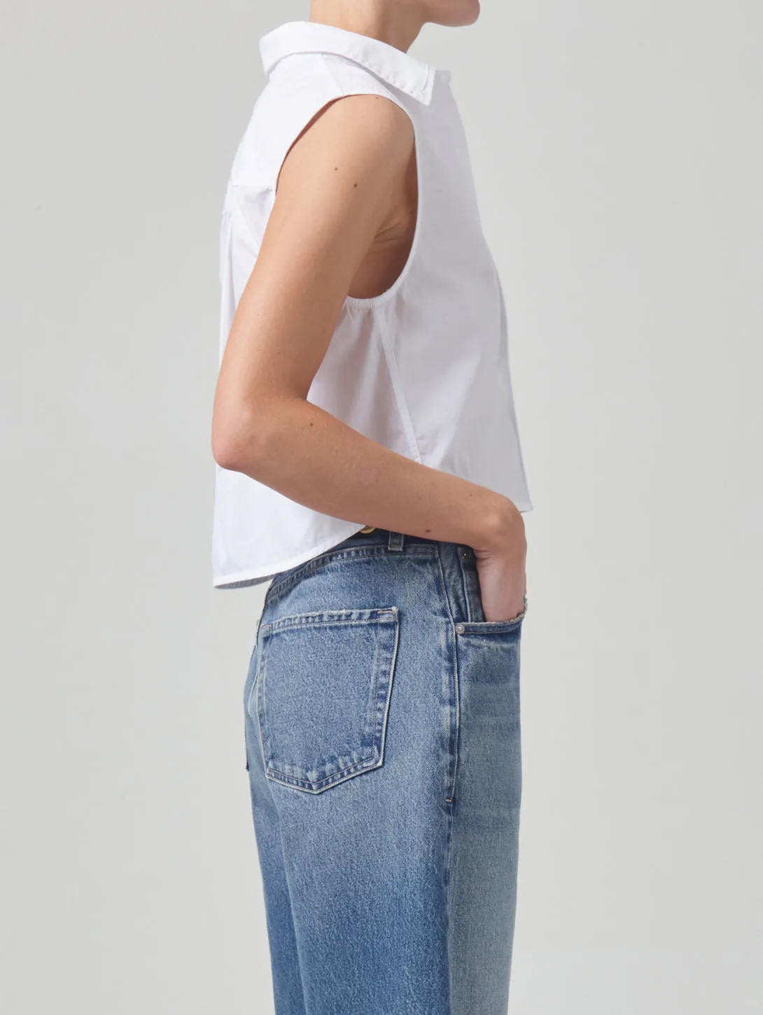 Anders Sleeveless Crop Shirt - White