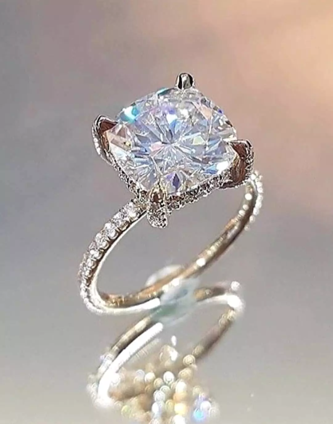 Cushion Cut Four Claw Diamond Ring