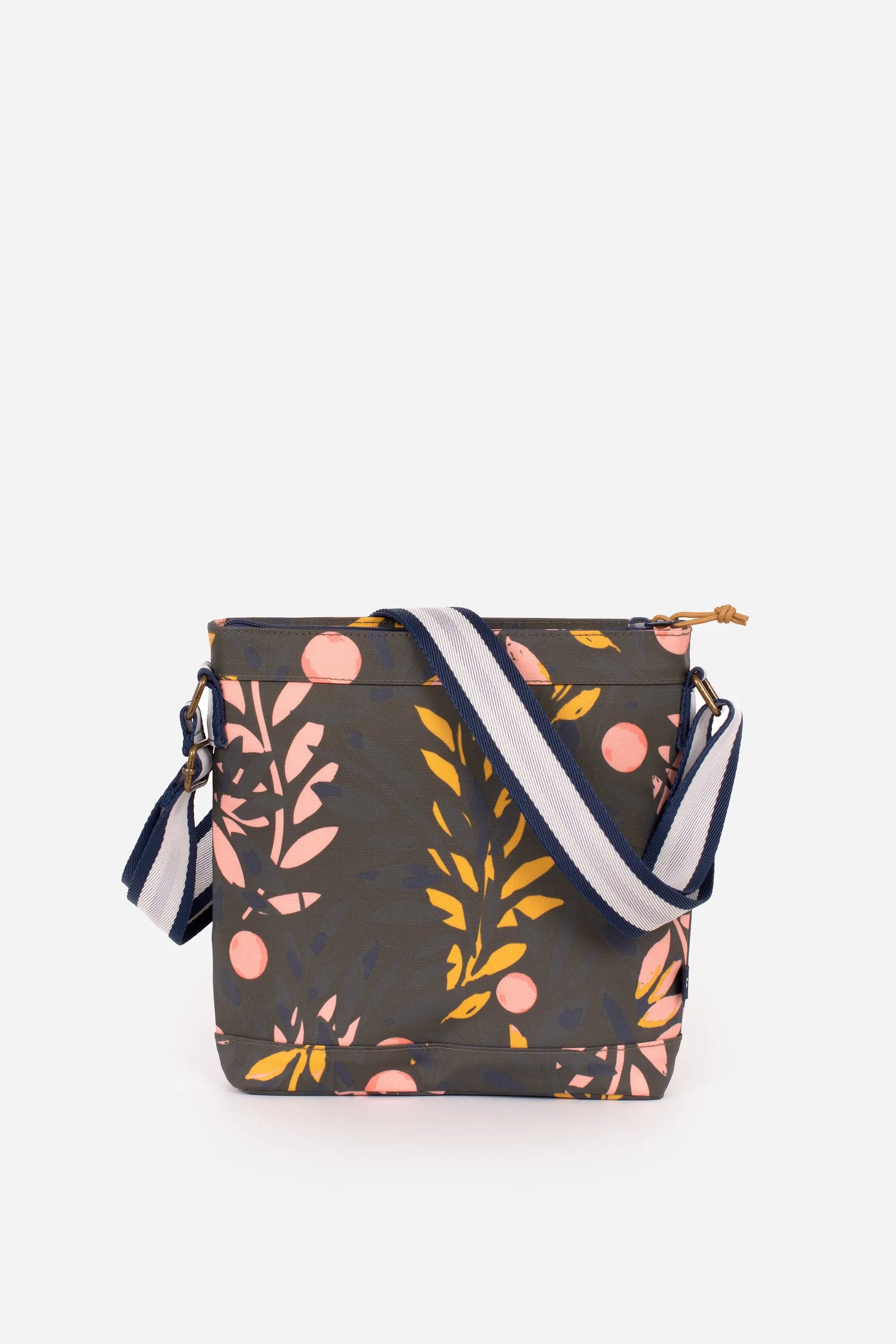 Winter Trailing Cross Body