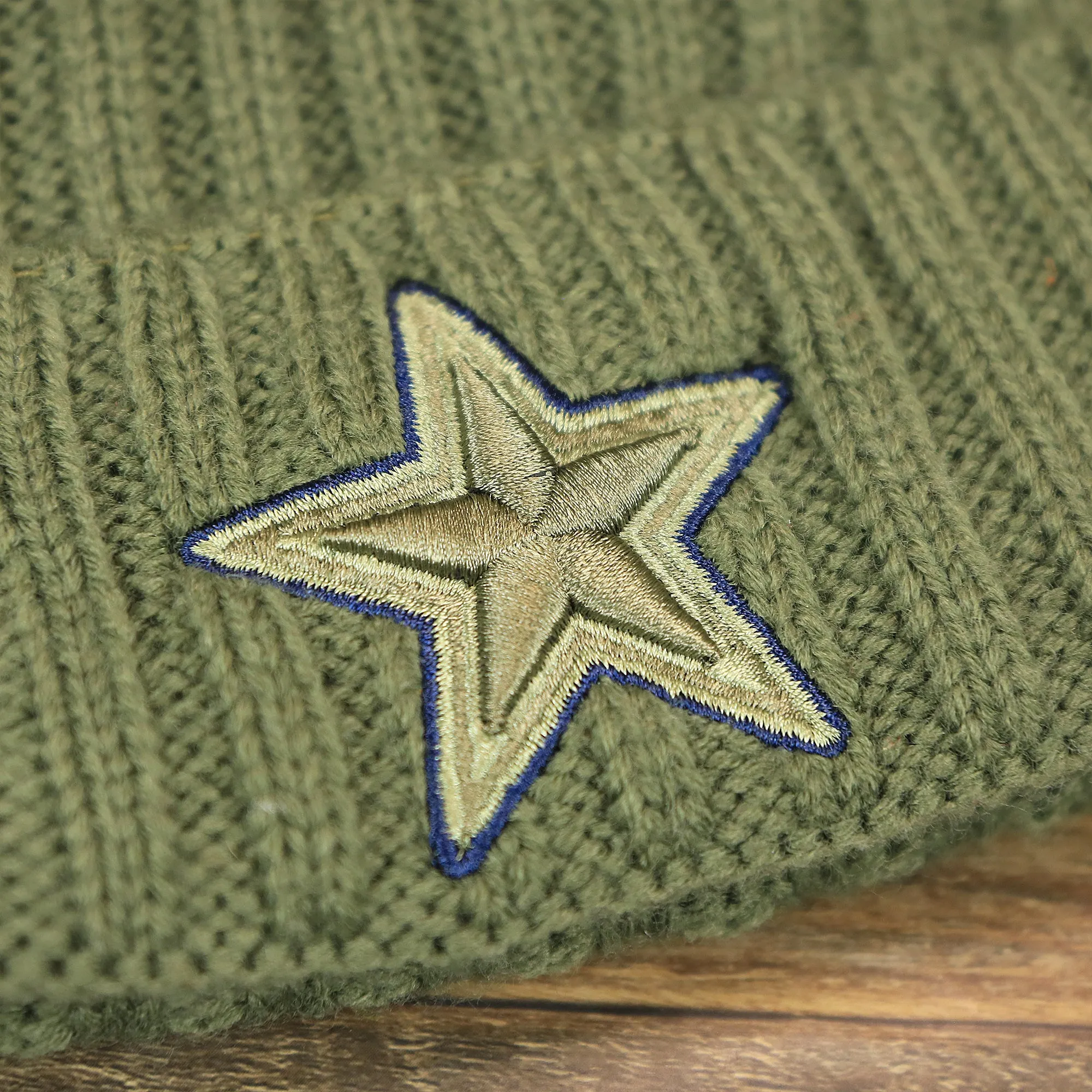 Youth Dallas Cowboys on Field Salute To Service Ribbon American Flag Side Patch Winter Beanie | Kid’s Olive Green Winter Beanie