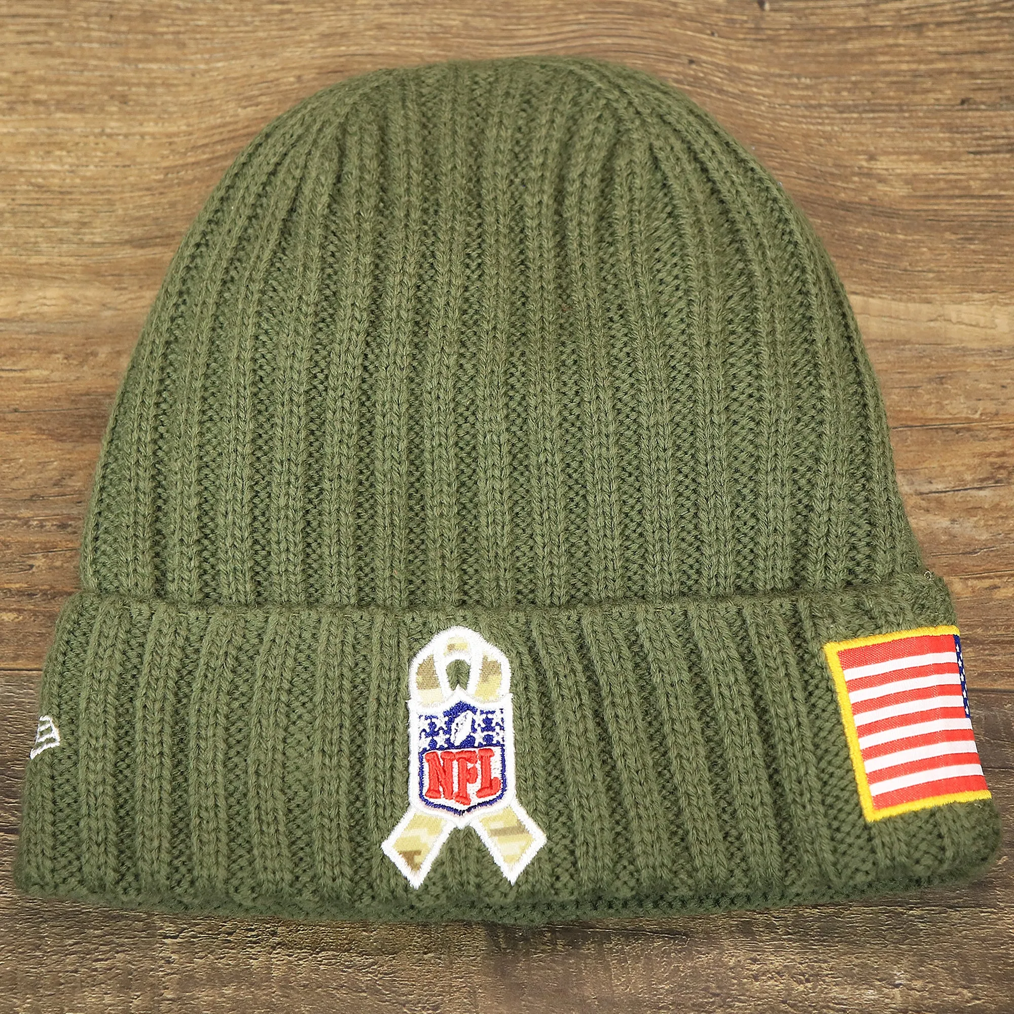 Youth Dallas Cowboys on Field Salute To Service Ribbon American Flag Side Patch Winter Beanie | Kid’s Olive Green Winter Beanie