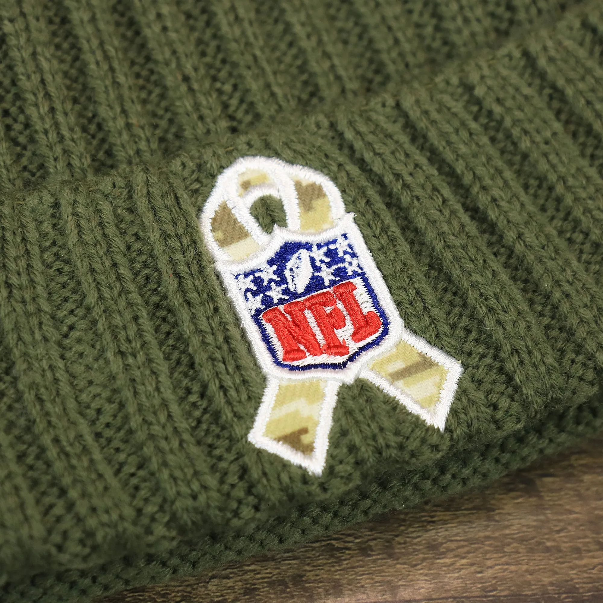 Youth Dallas Cowboys on Field Salute To Service Ribbon American Flag Side Patch Winter Beanie | Kid’s Olive Green Winter Beanie